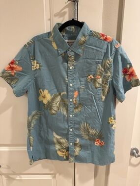 American Eagle Outfitters Light Blue Hawaiian Floral Button-Up Shirt